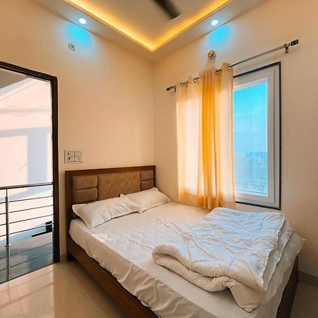 Hotel Pooja Dźajpur Zewnętrze zdjęcie