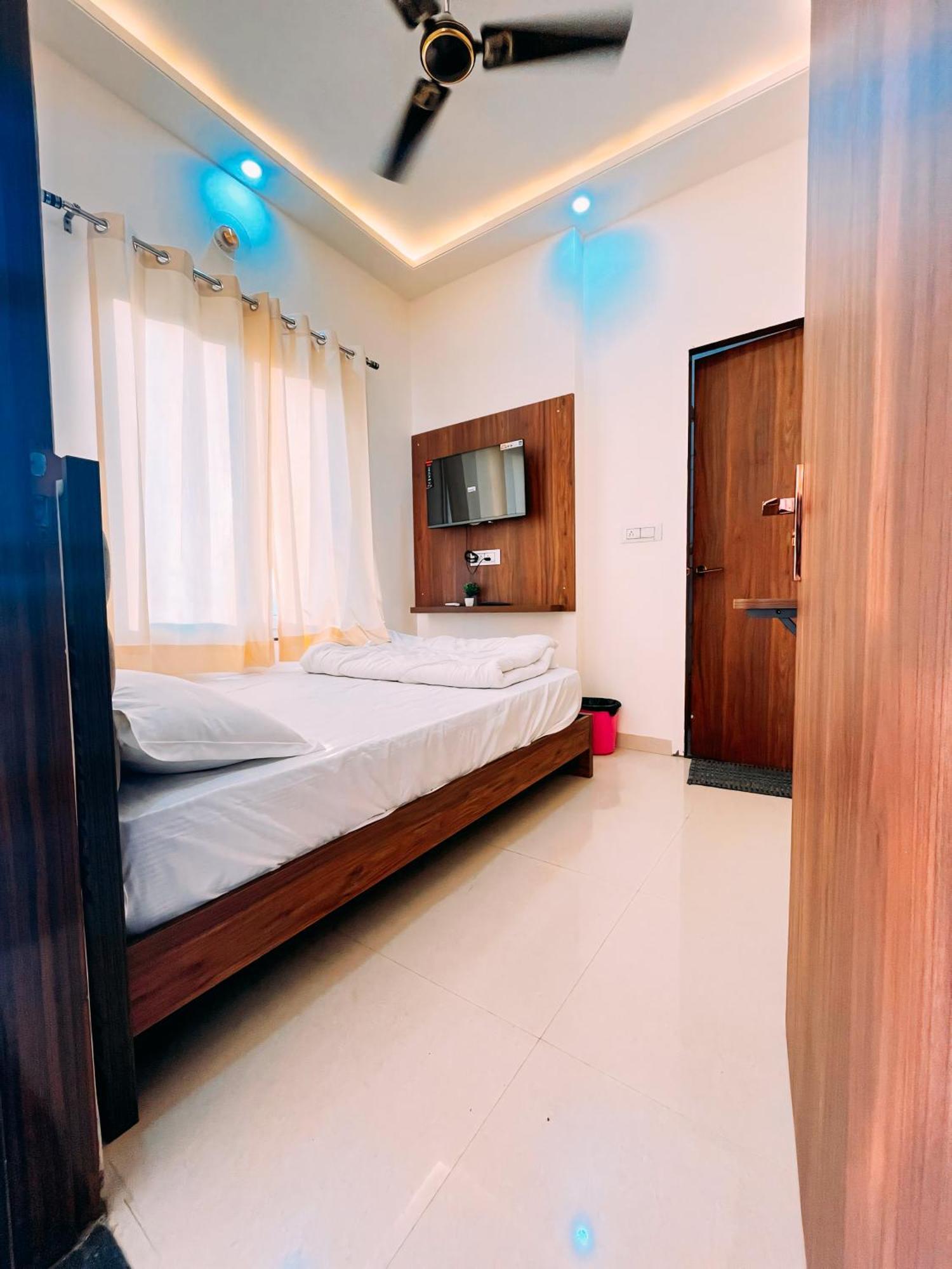 Hotel Pooja Dźajpur Zewnętrze zdjęcie